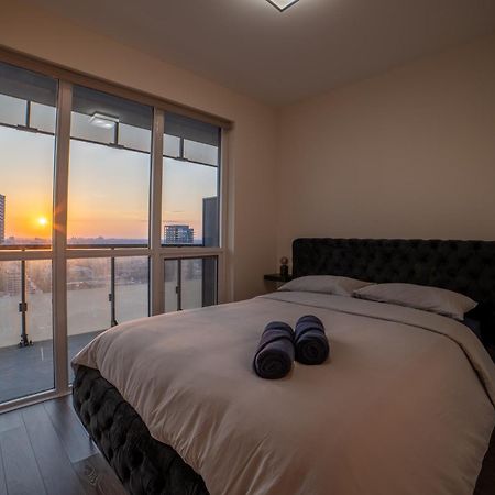 Luxury Condo W/Mesmerizing Sunset Views & Free Parking Τορόντο Εξωτερικό φωτογραφία